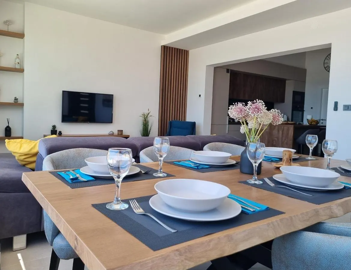 Holiday House Nataly Vir