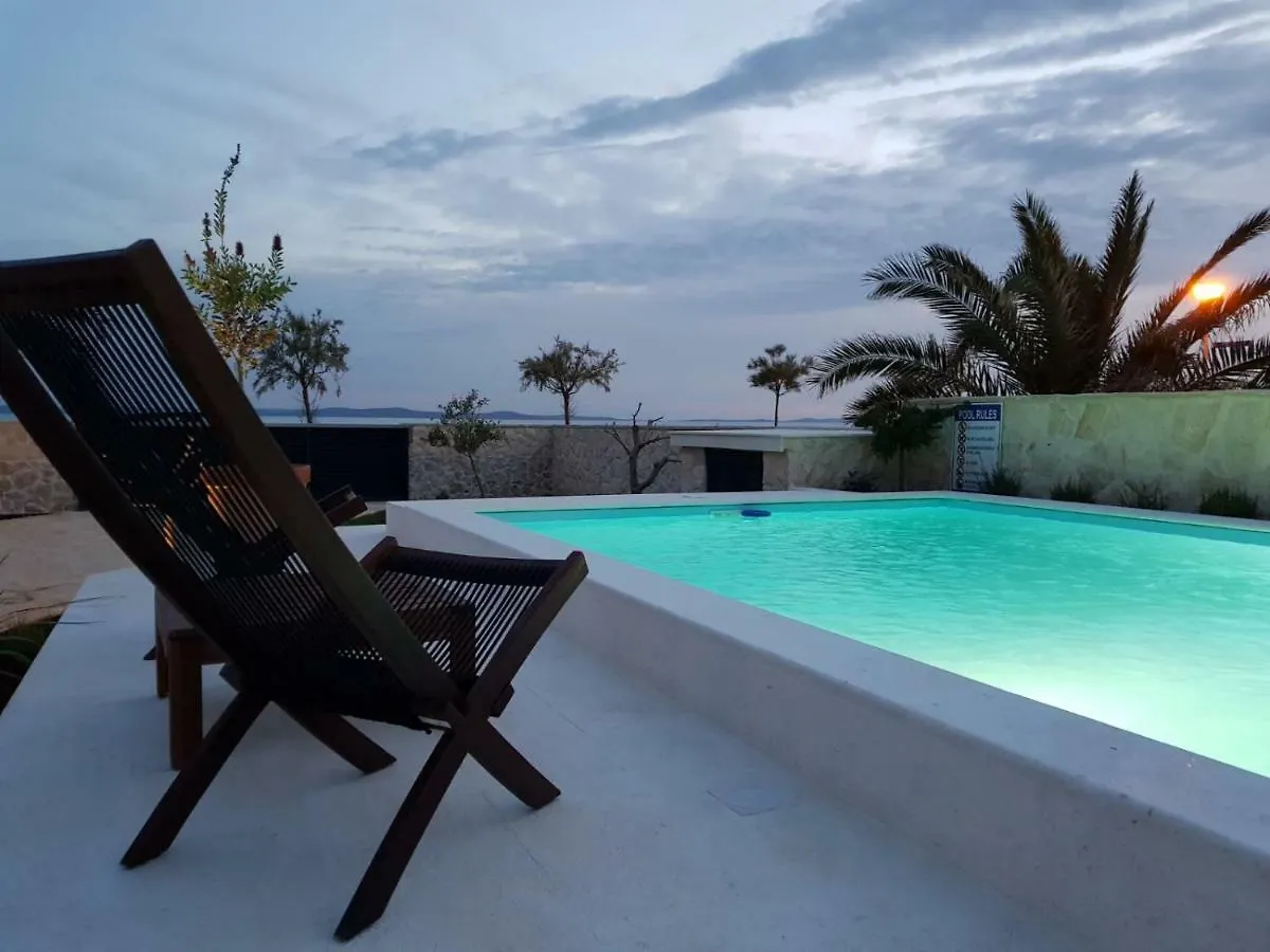 Holiday House Nataly Vir